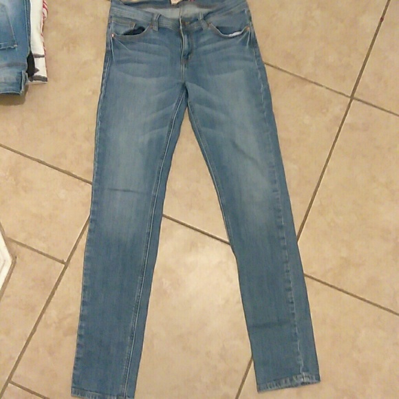 A pair of light denim pants - Picture 1 of 2